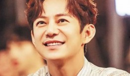 何炅最新爆料辟谣视频,揭秘网络谣言背后的真相